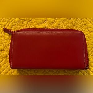 Red Leather Wallet with Multiple Pockets and Card Slots
